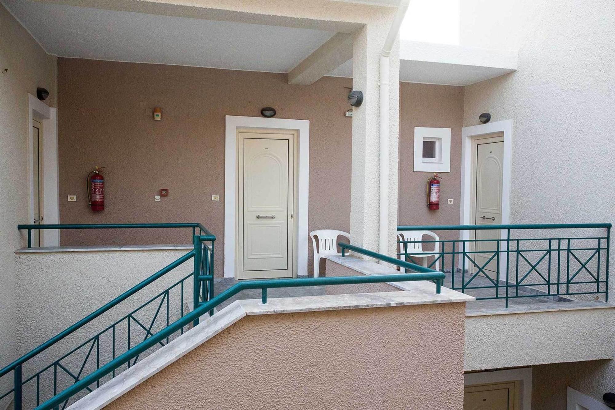 Remvi Hotel - Apartments Stoupa Exterior photo
